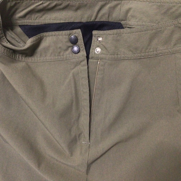 Tilley Goes With Anywhere Skirt/Skort Anti-theft Size 10 Olive Green - Picture 10 of 10